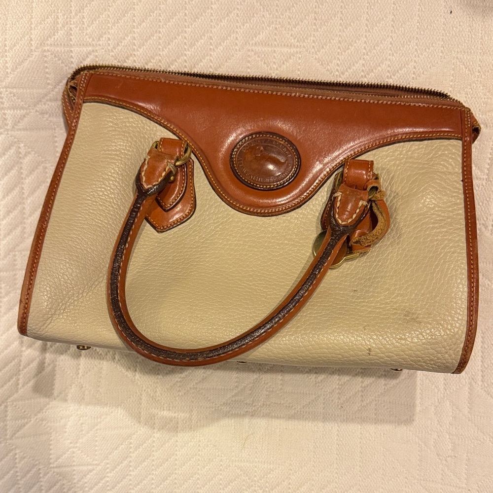 Dooney & Bourke - Classic Tan and Brown Leather Handbag